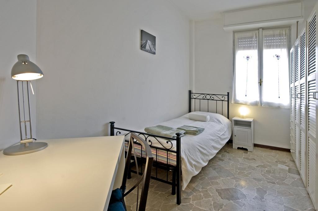Apartment Chiesarossa Milan Room photo